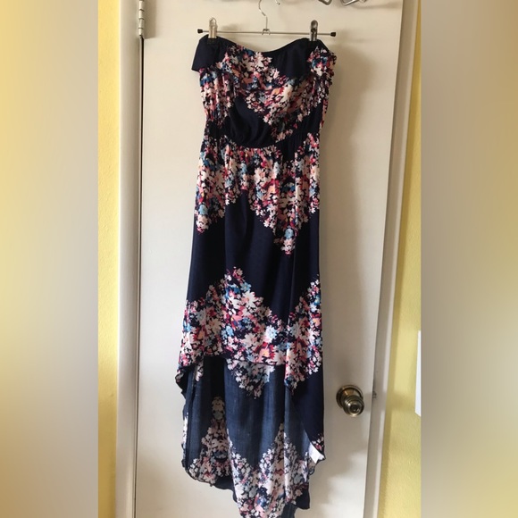 Trixxi Dresses & Skirts - Floral high low dress